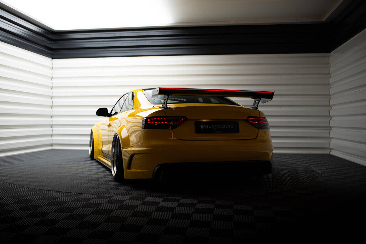 Carbon Heckspoiler Heckflügel Standfuß Außen + LED passend für Audi A5 Coupe 8T