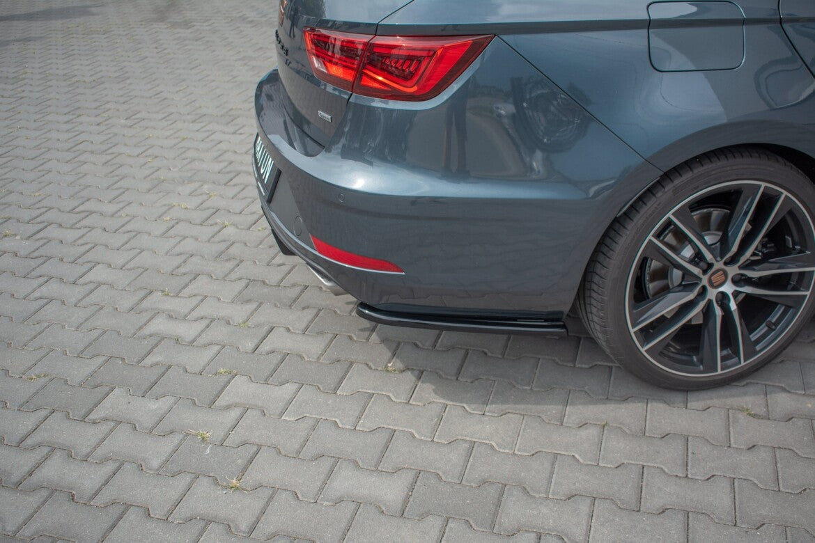 Diffusor Flaps V.1 passend für Seat Leon CUPRA Mk3 FL Sportstourer schwarz Hochglanz