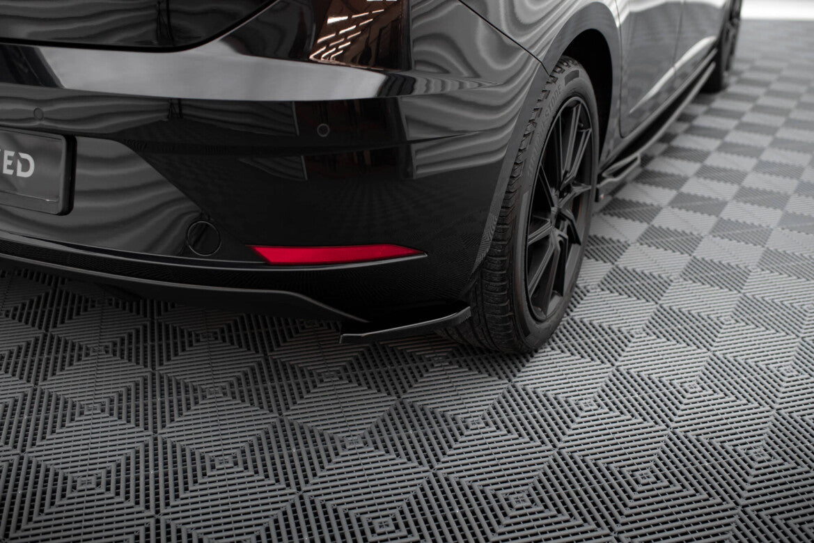 Diffusor Flaps V.1 passend für Seat Leon Hatchback Mk3 FL schwarz Hochglanz