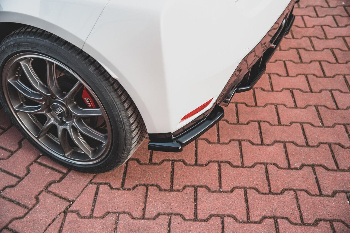 Diffusor Flaps V.1 passend für Toyota GR Yaris Mk4 schwarz Hochglanz