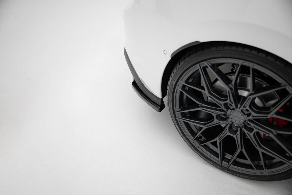 Diffusor Flaps V.1 passend für VW Golf GTI / GTE Mk8 schwarz Hochglanz