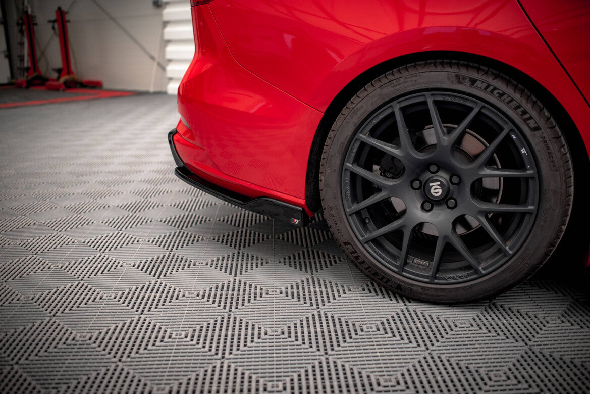 Diffusor Flaps V.8 passend für Ford Focus Kombi ST Mk4 schwarz Hochglanz