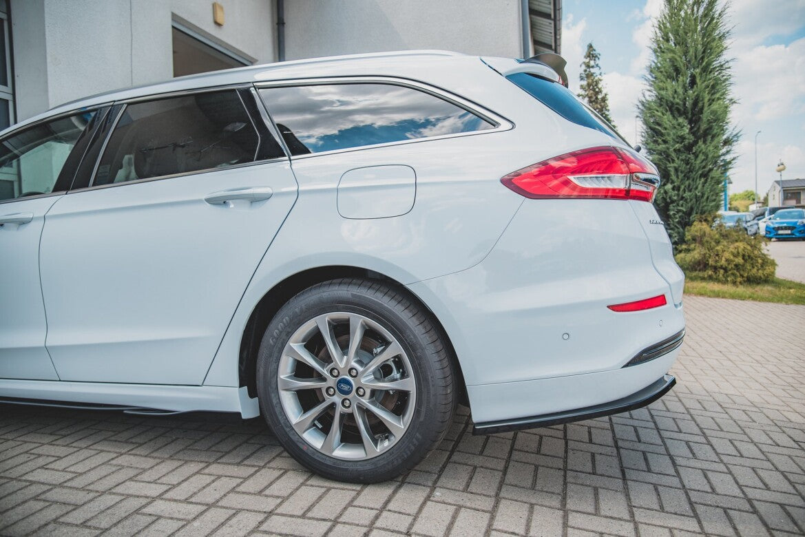Diffusor Heckansatz passend für Ford Mondeo Kombi Platinium Mk5 FL schwarz Hochglanz