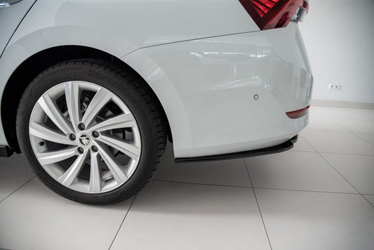 Diffusor Heckansatz passend für Skoda Octavia Mk4 schwarz Hochglanz