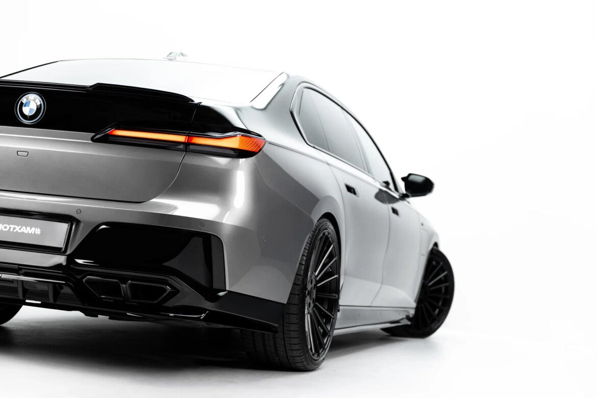 Diffusor RACE V.2 passend für BMW M760e G70 schwarz Hochglanz