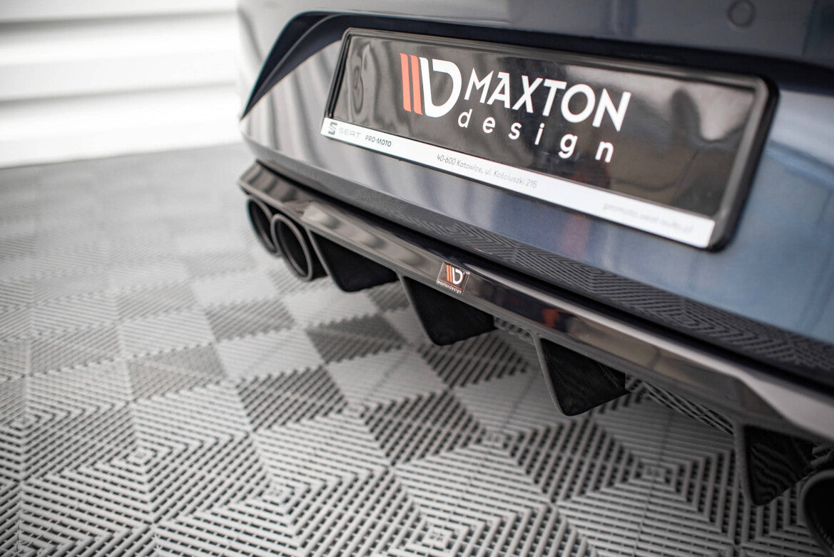 Heckansatz Diffusor + Endrohre chrom passend für Seat Leon FR Hatchback Mk4 schwarz Hochglanz