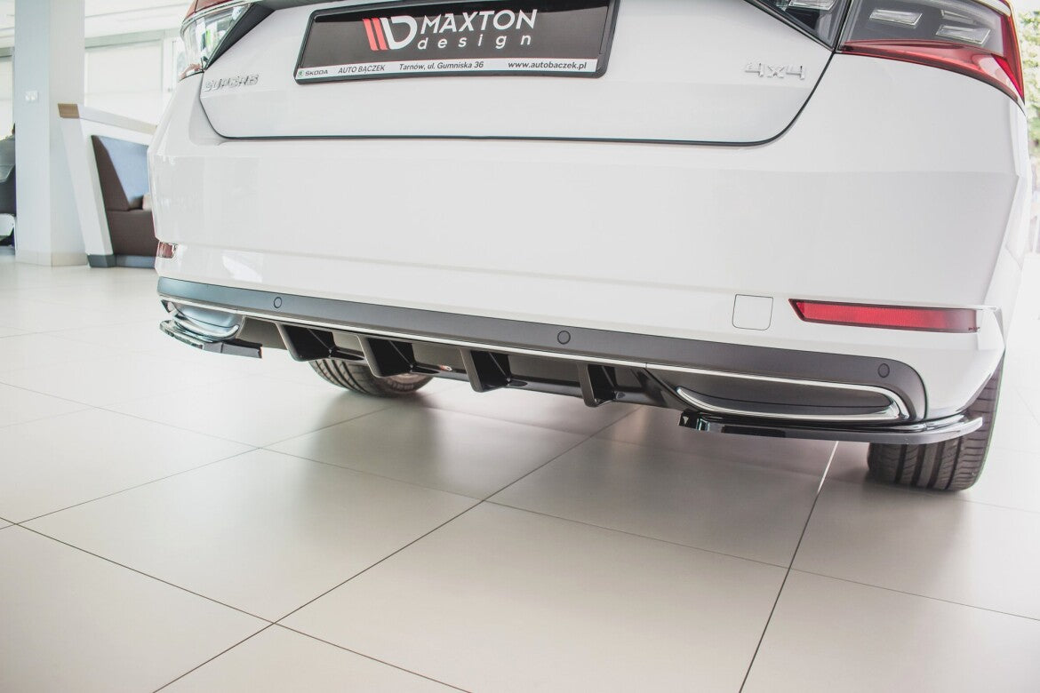Heckansatz Diffusor passend für Skoda Superb Liftback / Combi Mk3 FL schwarz Hochglanz