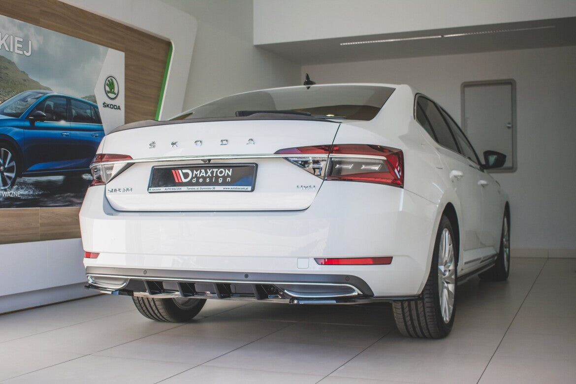 Heckansatz Diffusor passend für Skoda Superb Liftback / Combi Mk3 FL schwarz Hochglanz
