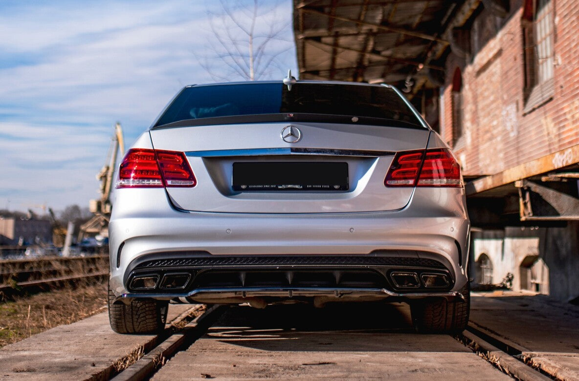 Heckspoiler Lippe passend für Mercedes E63 AMG / AMG-Line / Standard Limousine W212 FL schwarz Hochglanz