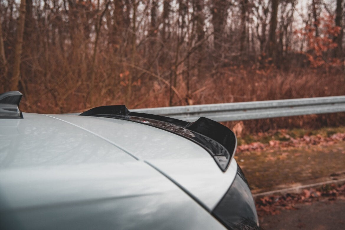 Heckspoiler Lippe V.2 passend für VW Golf GTI / GTE / GTD / R-Line / R Mk8 schwarz Hochglanz