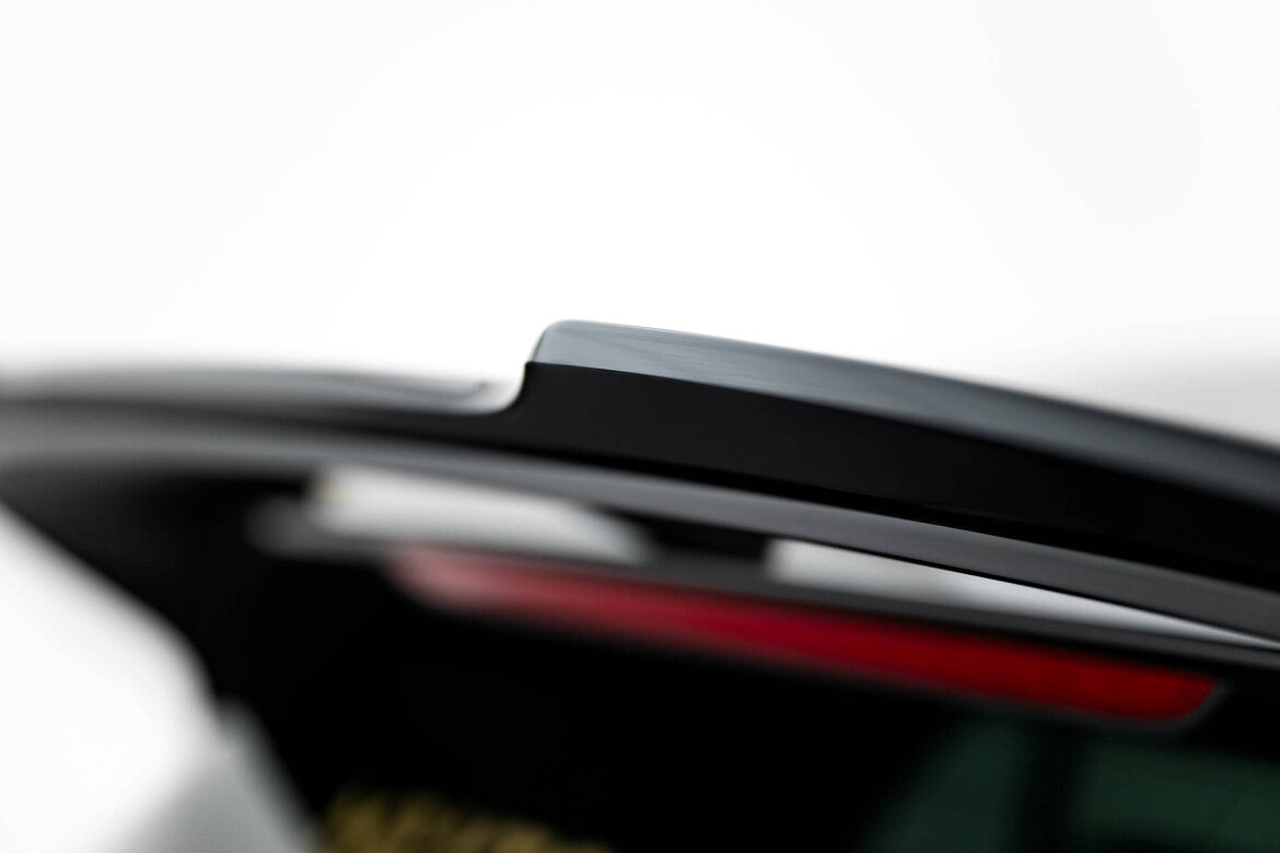 Heckspoiler Lippe V.2 passend für VW Golf R-Performance Hatchback Mk8 FL schwarz Hochglanz