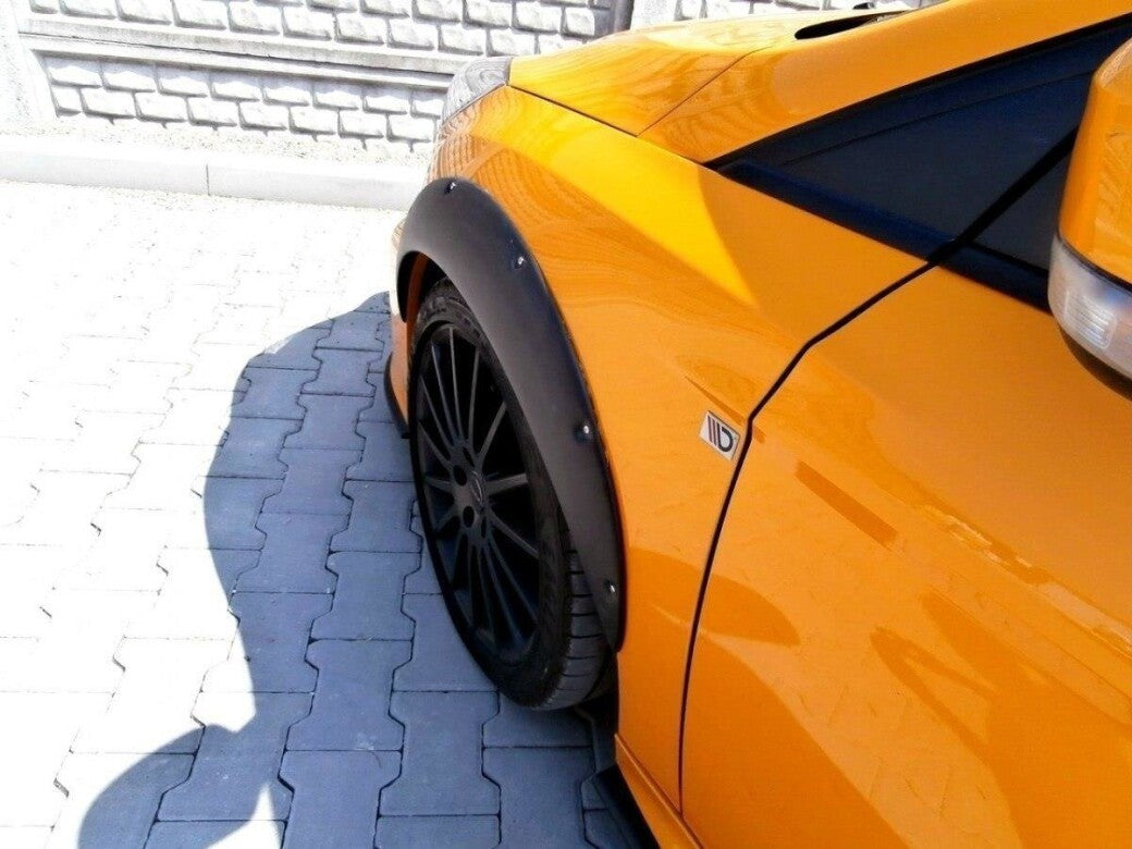Kotflügelverlängerung Verbreiterung passend für Ford Focus ST Mk3 schwarz Hochglanz
