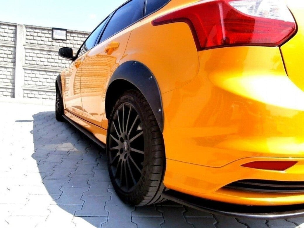 Kotflügelverlängerung Verbreiterung passend für Ford Focus ST Mk3 schwarz Hochglanz