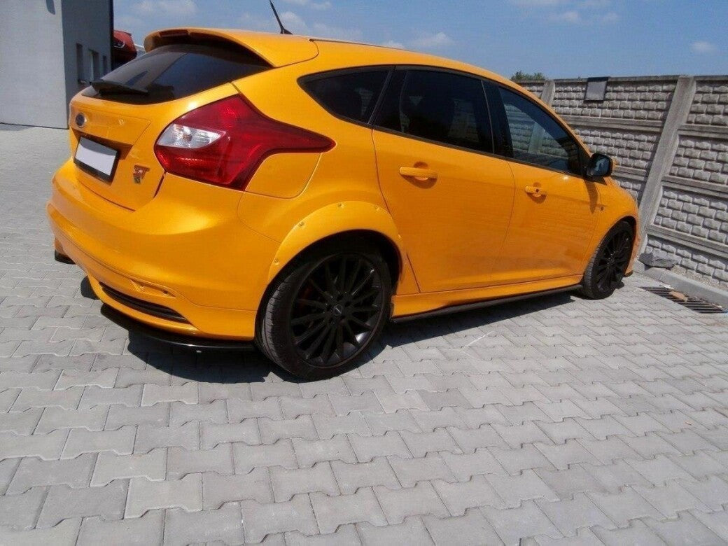 Kotflügelverlängerung Verbreiterung passend für Ford Focus ST Mk3 schwarz Hochglanz