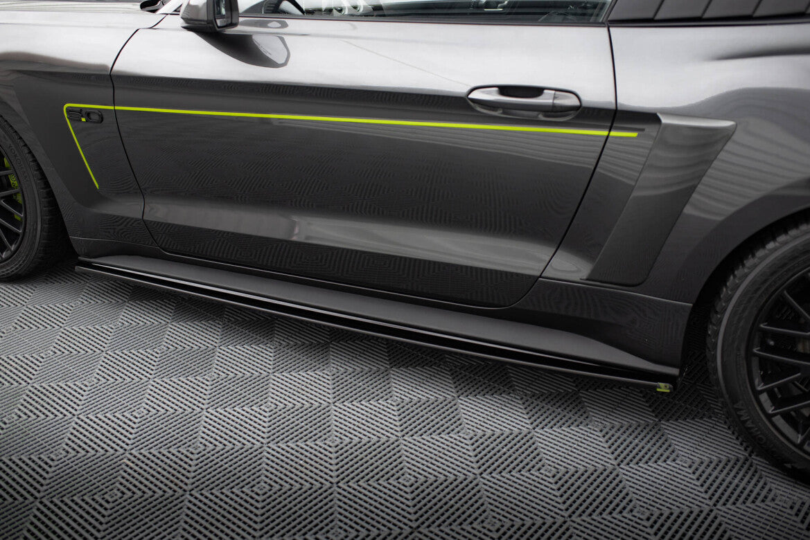 Seitenschweller Ansatz (Paar) passend für Ford Mustang GT Mk6 schwarz Hochglanz