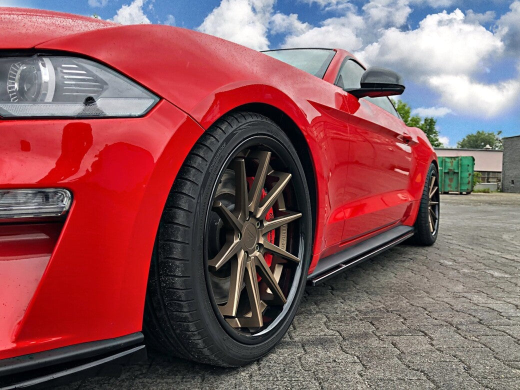 Seitenschweller Ansatz (Paar) passend für Ford Mustang Mk. 6 FL schwarz Hochglanz