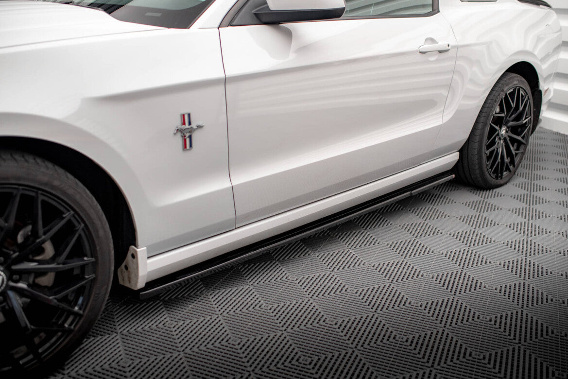 Seitenschweller Ansatz (Paar) passend für Ford Mustang Mk5 FL schwarz Hochglanz