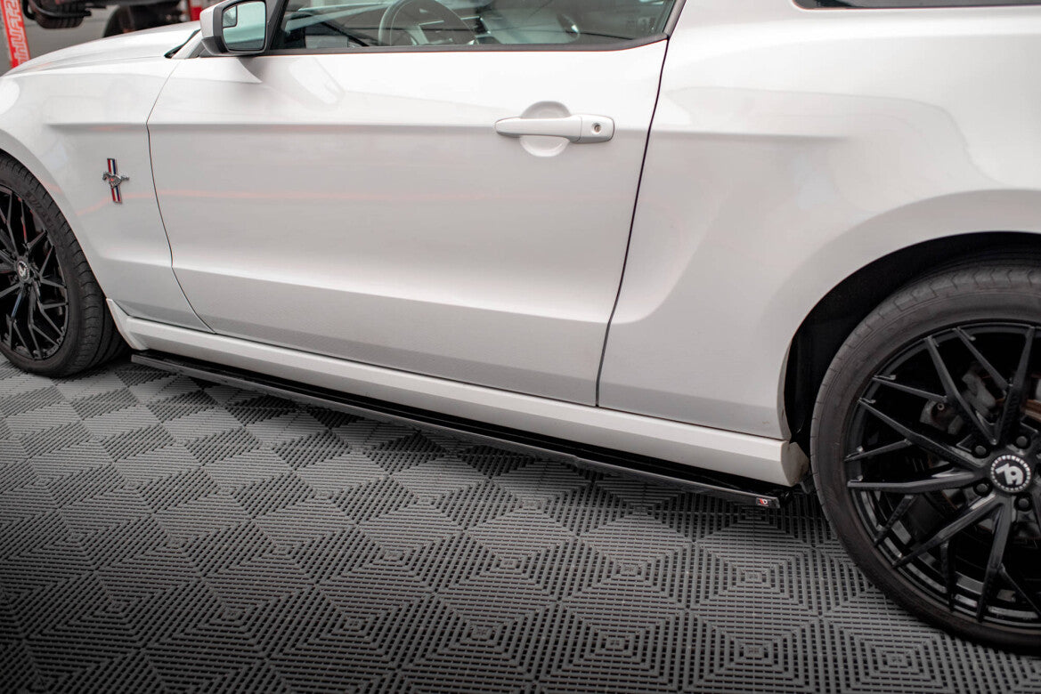 Seitenschweller Ansatz (Paar) passend für Ford Mustang Mk5 FL schwarz Hochglanz