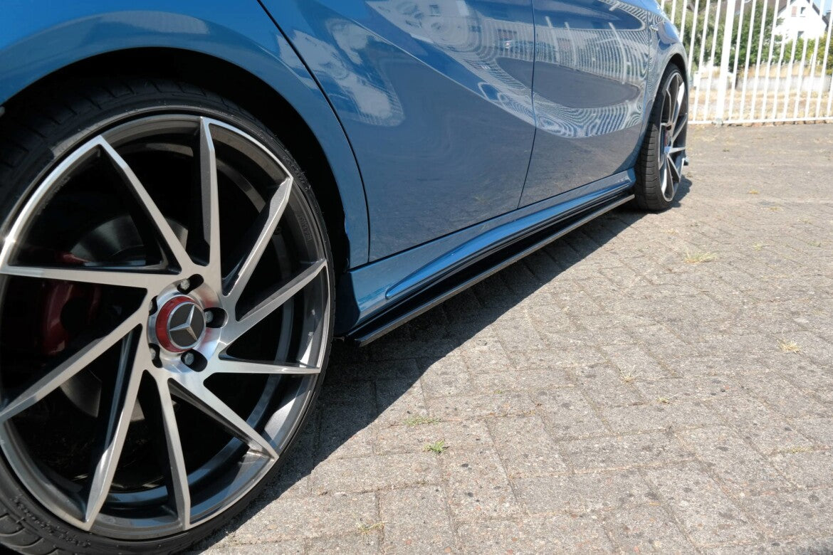 Seitenschweller Ansatz (Paar) passend für Mercedes W176 AMG-LINE vor FL Carbon Look