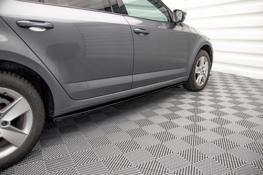 Seitenschweller Ansatz (Paar) passend für Skoda Octavia Mk3 FL schwarz Hochglanz