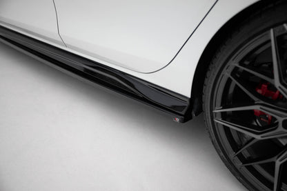 Seitenschweller Ansatz (Paar) passend für VW Golf GTI / GTE / GTI Clubsport / GTD / R-Line Mk8 schwarz Hochglanz