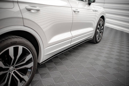 Seitenschweller Ansatz (Paar) passend für VW Touareg R-line Mk3 schwarz Hochglanz