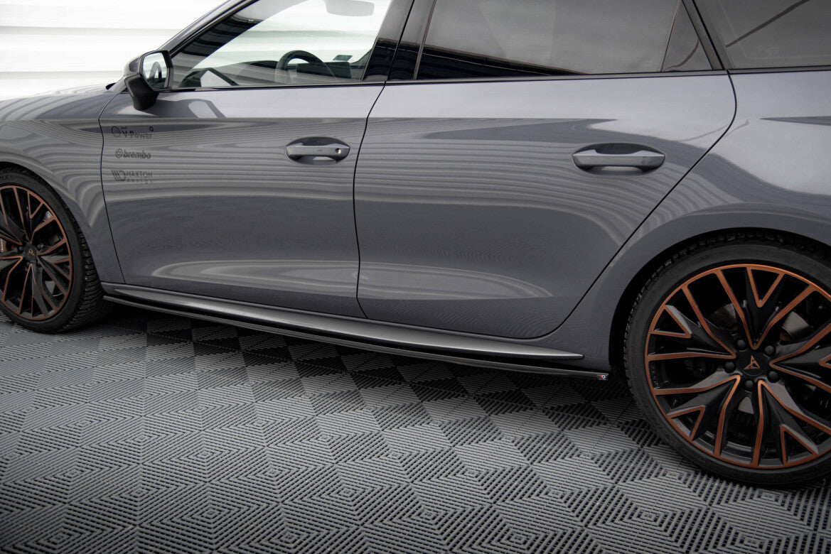 Seitenschweller Ansatz (Paar) V.1 passend für CUPRA Leon ST / Hatchback Aero Mk1 FL schwarz Hochglanz