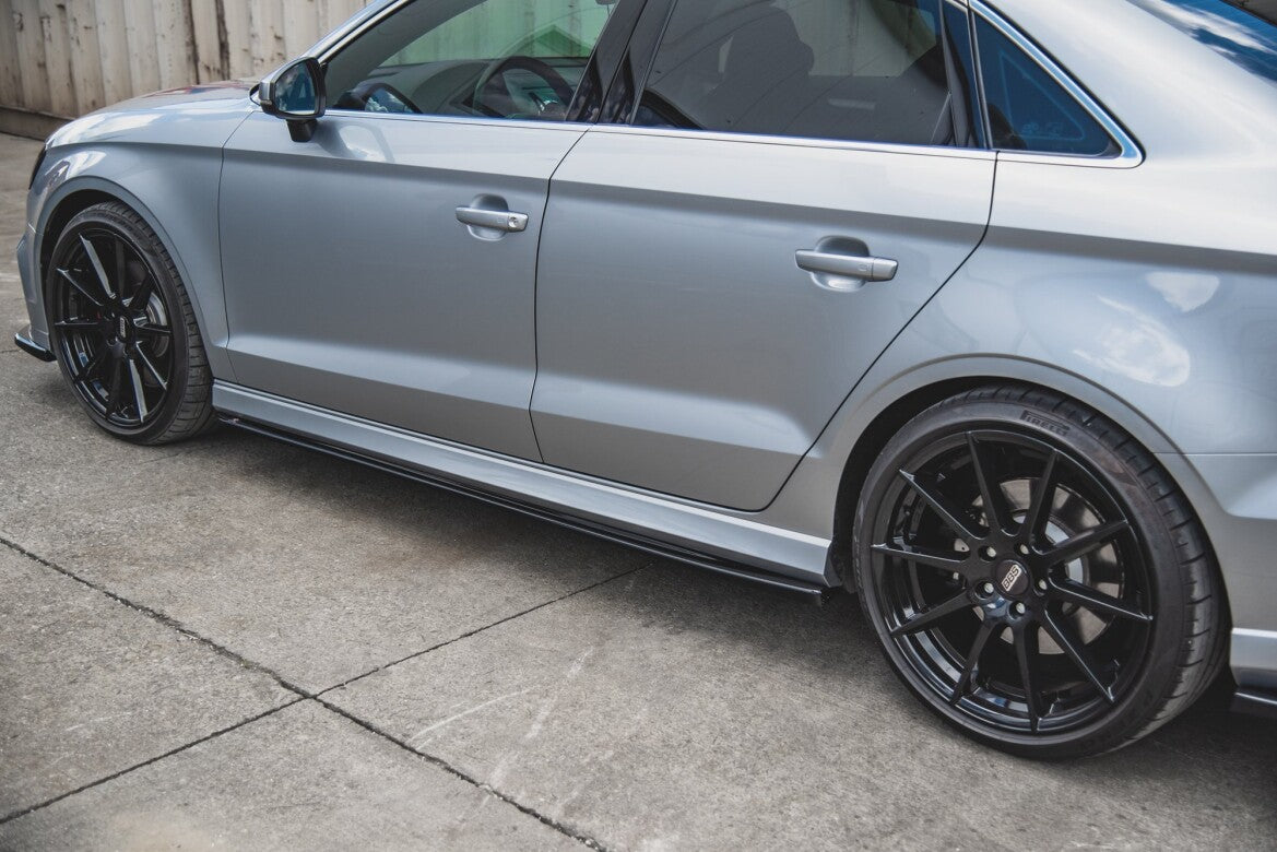 Seitenschweller Ansatz (Paar) V.2 passend für Audi S3 / A3 S-Line Limousine 8V FL schwarz Hochglanz