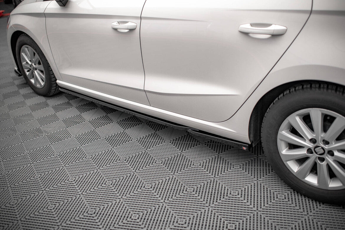 Seitenschweller Ansatz (Paar) V.2 passend für Seat Ibiza FR/ Standard Mk5 schwarz Hochglanz