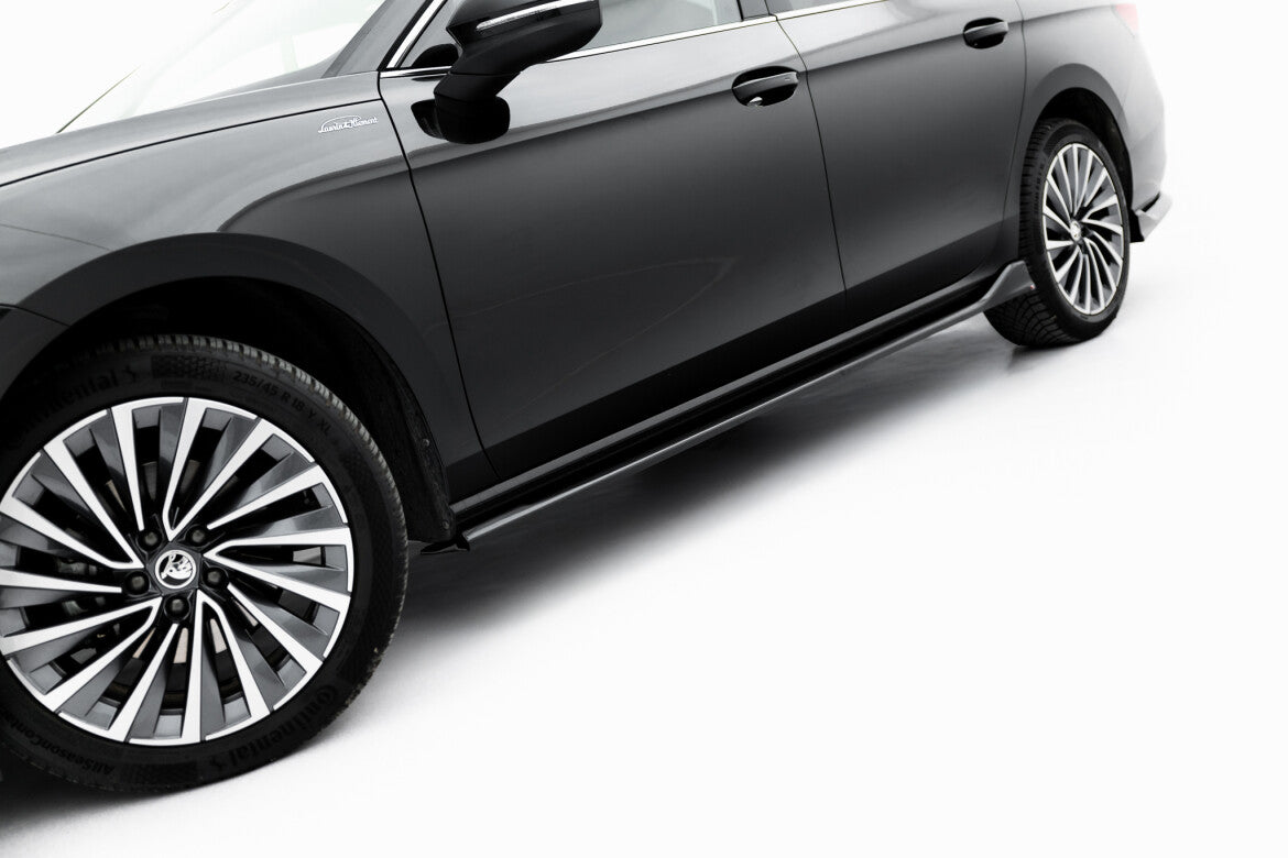 Seitenschweller Ansatz (Paar) V.2 passend für Skoda Superb Mk4 schwarz Hochglanz