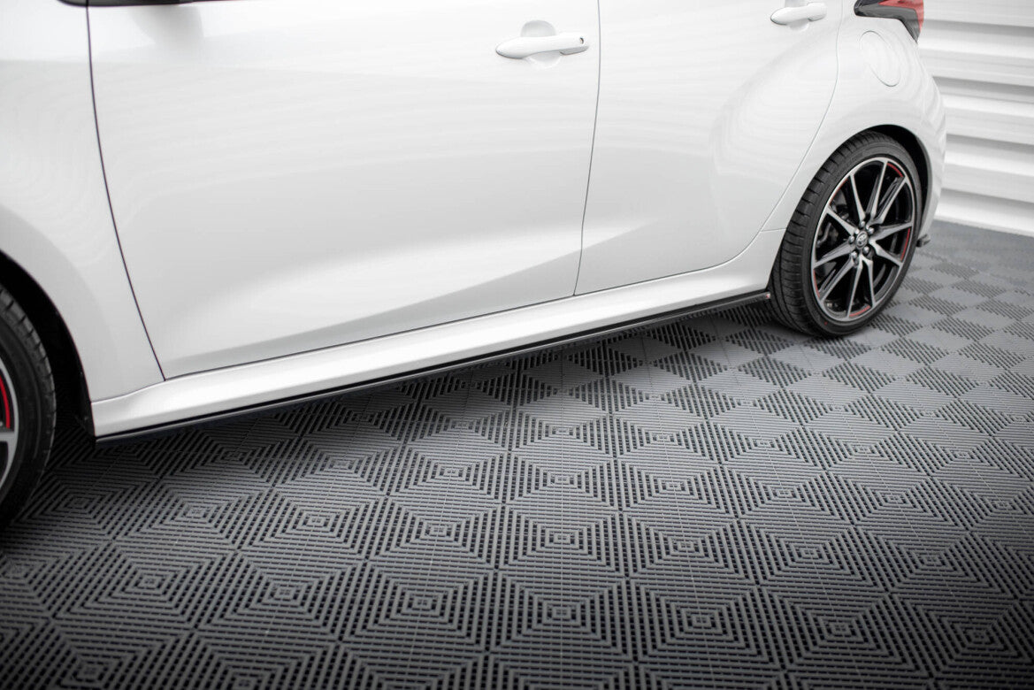 Seitenschweller Ansatz (Paar) V.2 passend für Toyota Yaris Mk4 schwarz Hochglanz