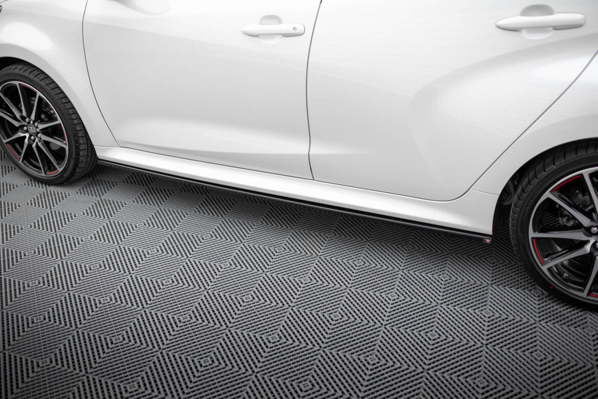 Seitenschweller Ansatz (Paar) V.2 passend für Toyota Yaris Mk4 schwarz Hochglanz