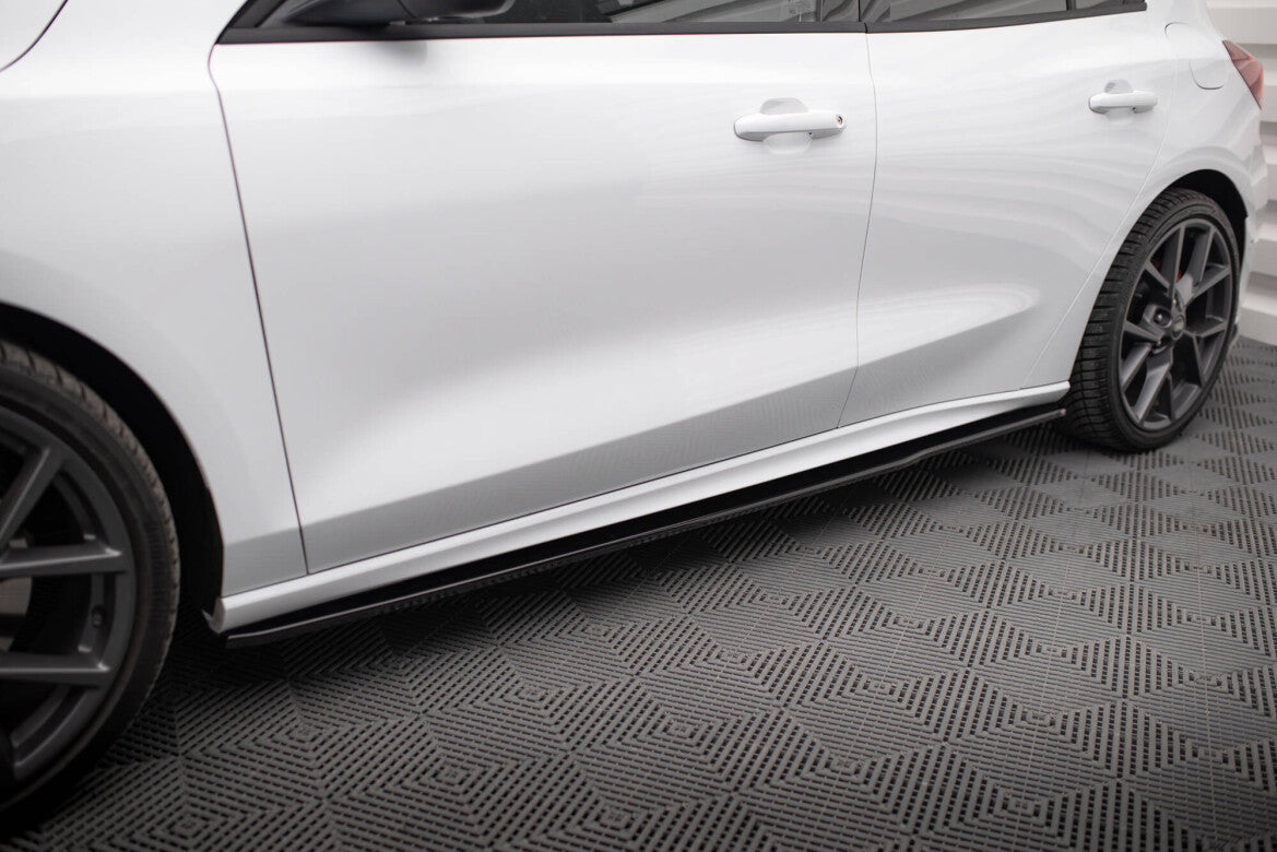 Seitenschweller Ansatz (Paar) V.3 passend für Ford Focus ST / ST-Line Mk4 FL schwarz Hochglanz