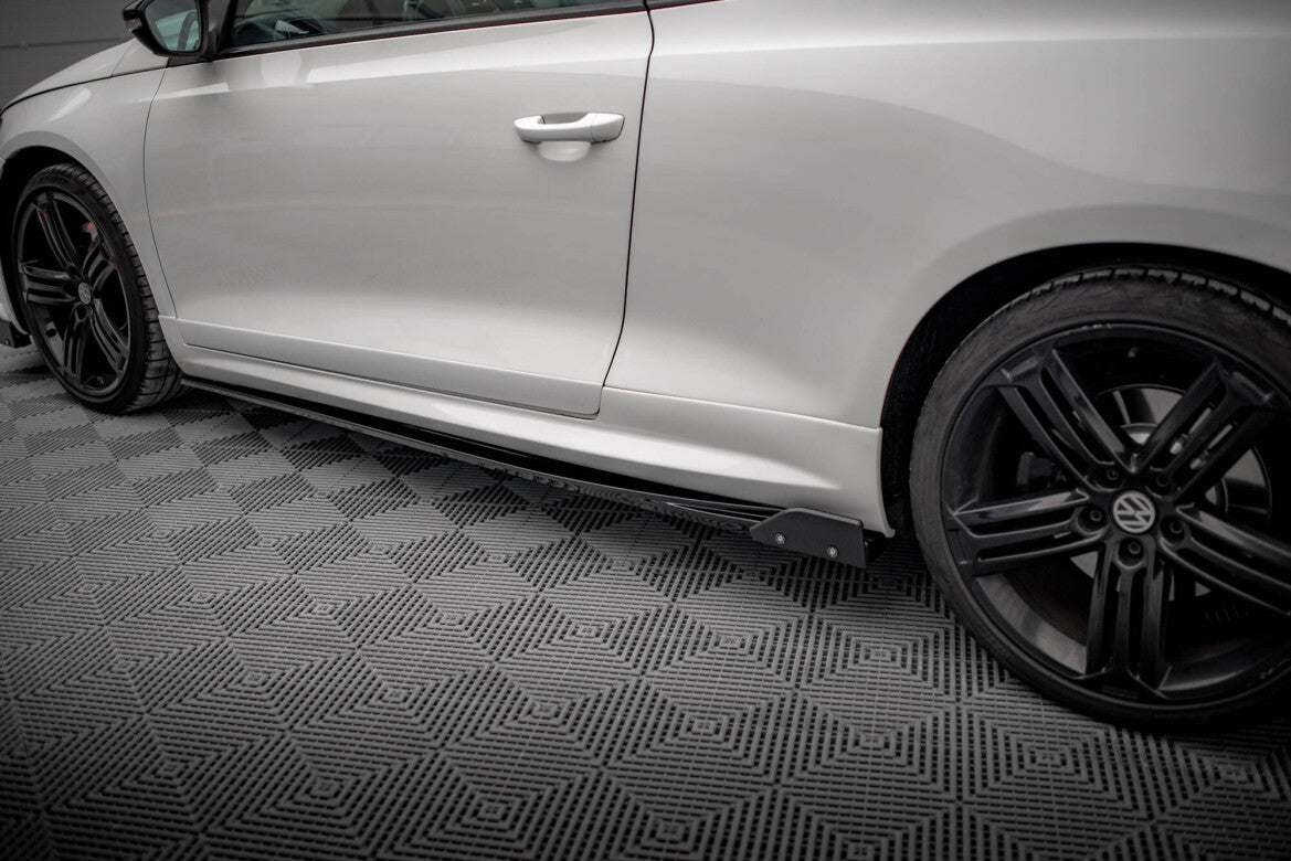 Seitenschweller Ansatz V.2 passend für VW Scirocco R Mk3 schwarz Hochglanz + Flaps matt
