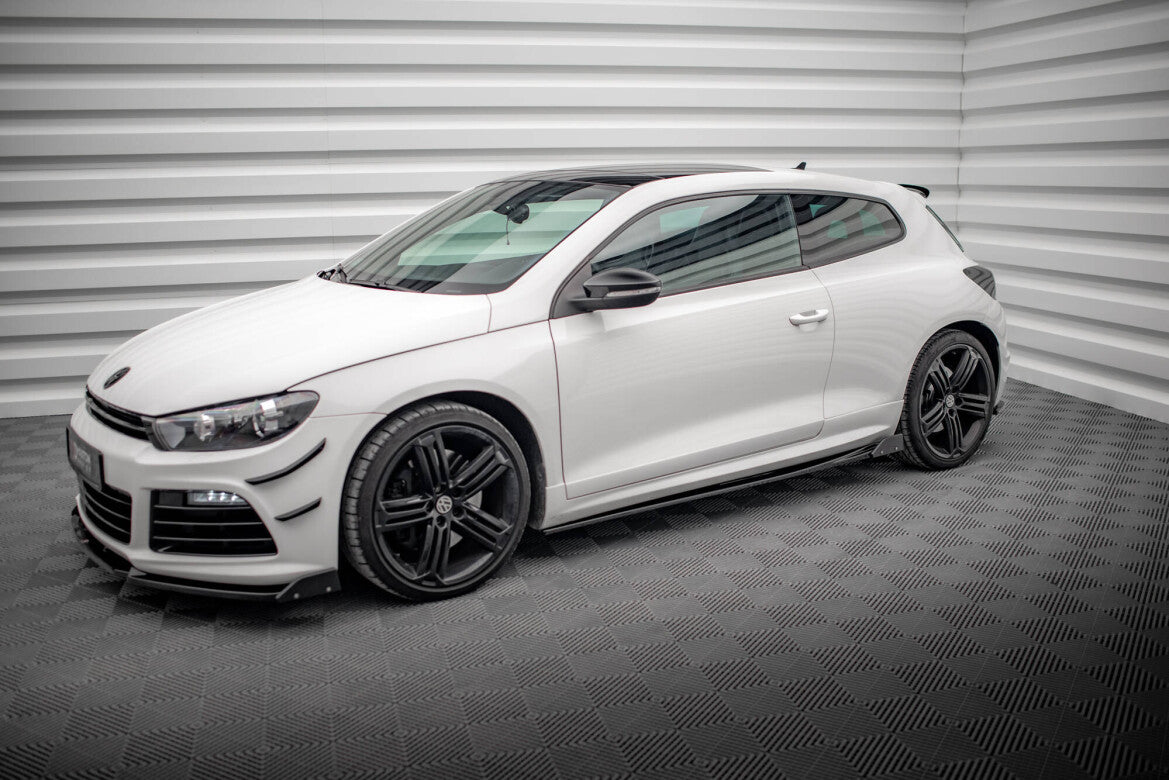 Seitenschweller Ansatz V.2 passend für VW Scirocco R Mk3 schwarz Hochglanz + Flaps matt