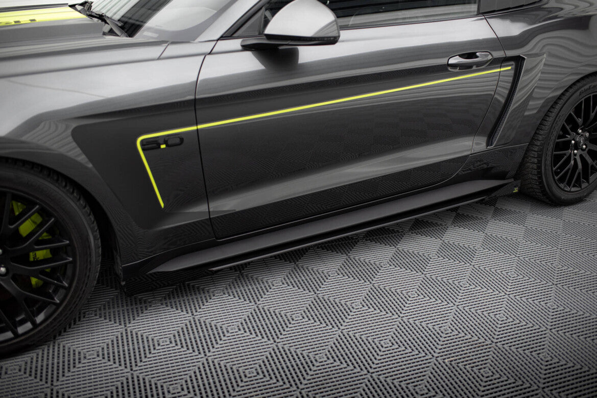 Seitenschweller Flaps passend für Ford Mustang GT Mk6 schwarz Hochglanz