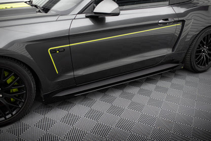 Seitenschweller Flaps passend für Ford Mustang GT Mk6 schwarz Hochglanz