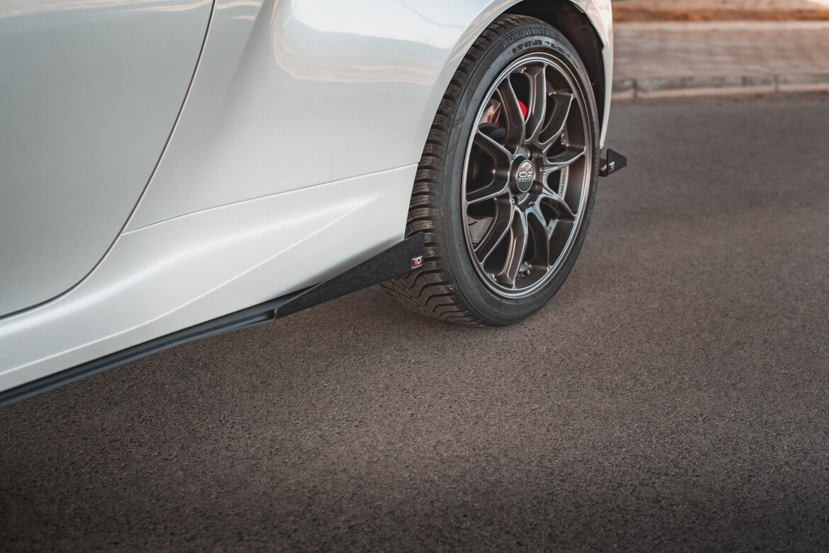 Seitenschweller Flaps passend für Toyota GR Yaris Mk4 schwarz Hochglanz