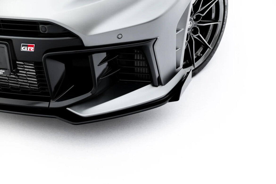 Street Pro Frontlippe passend für Toyota GR Yaris Mk4 Facelift schwarz matt + Hochglanz Flaps