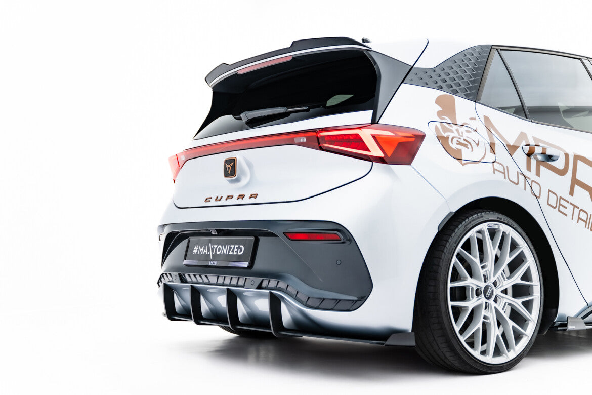 Street Pro Heckansatz Diffusor passend für CUPRA Born Mk1 schwarz matt + Hochglanz Flaps