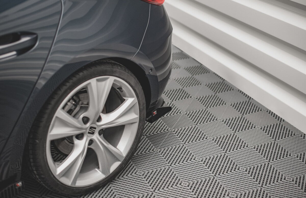 Street Pro Heckansatz Diffusor passend für Seat Leon FR Hatchback Mk4 schwarz matt + Hochglanz Flaps