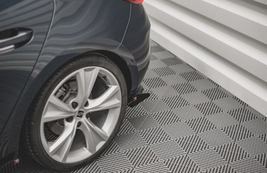 Street Pro Heckansatz Diffusor passend für Seat Leon FR Hatchback Mk4 schwarz matt + Hochglanz Flaps