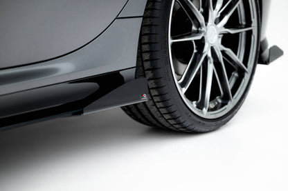 Street Pro Seitenschweller passend für BMW M135i F70 schwarz matt + Hochglanz Flaps