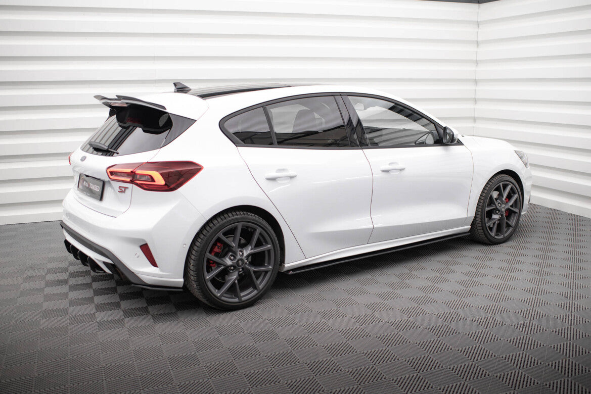 Street Pro Seitenschweller passend für Ford Focus ST / ST-Line Mk4 schwarz matt