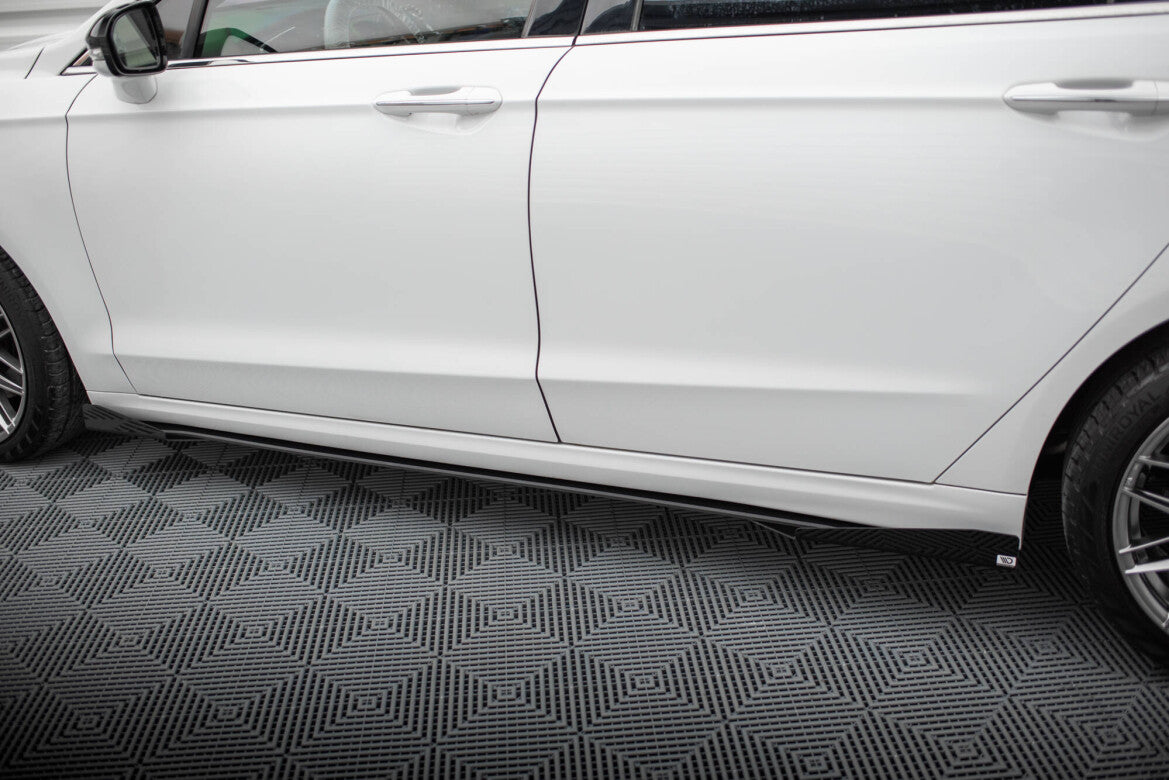 Street Pro Seitenschweller passend für Ford Mondeo Sport Mk5 FL / Fusion Sport Mk2 FL schwarz matt + Hochglanz Flaps