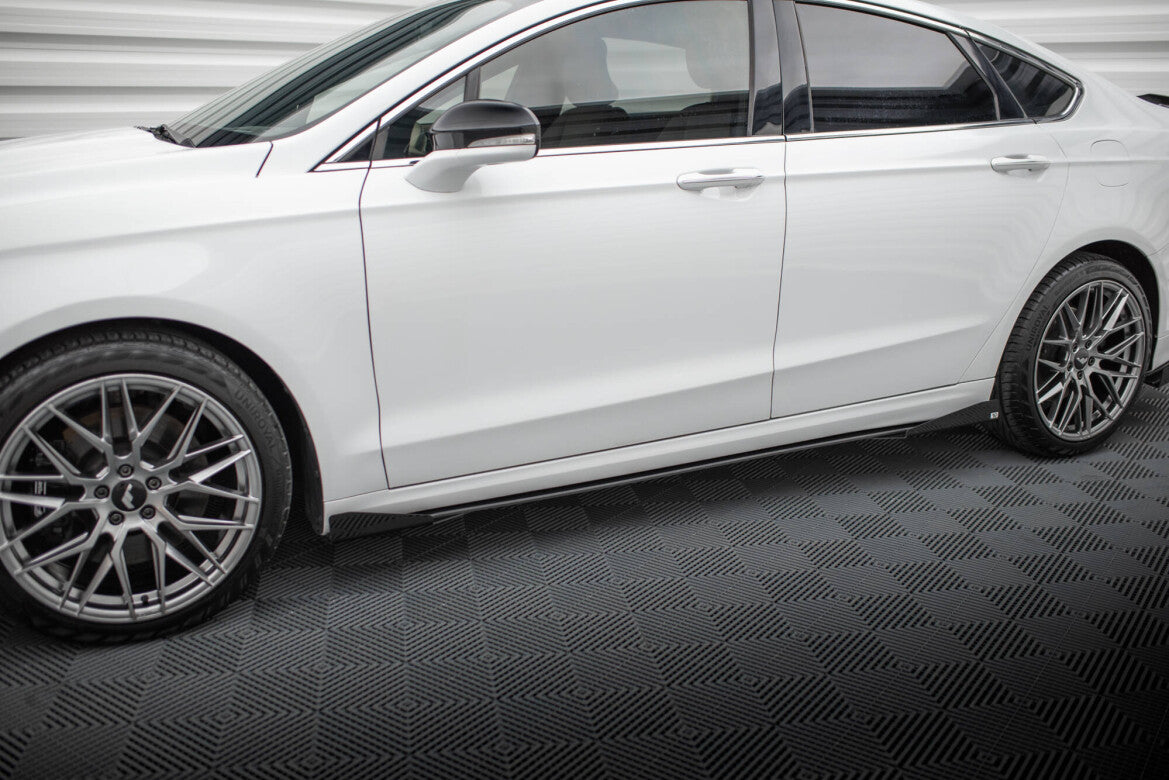 Street Pro Seitenschweller passend für Ford Mondeo Sport Mk5 FL / Fusion Sport Mk2 FL schwarz matt + Hochglanz Flaps