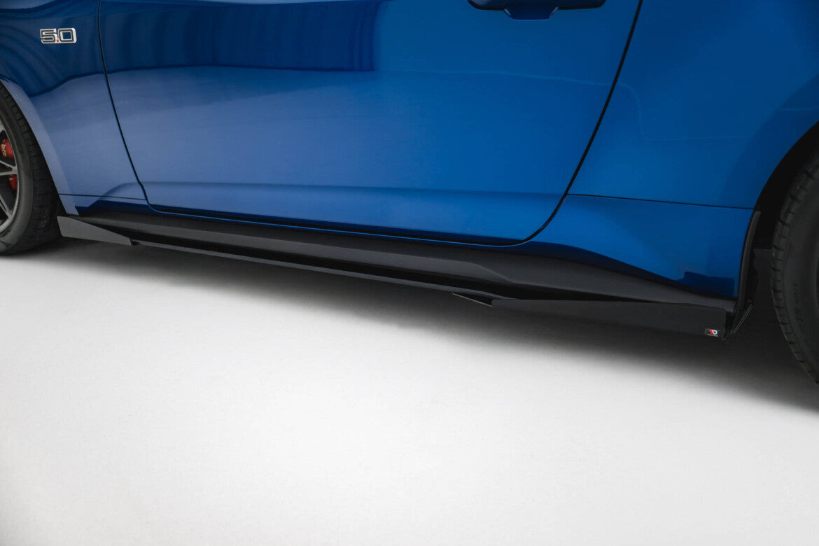 Street Pro Seitenschweller passend für Ford Mustang Dark Horse Mk7 schwarz matt + Hochglanz Flaps