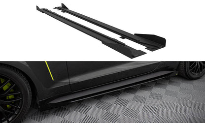 Street Pro Seitenschweller passend für Ford Mustang GT Mk6 roter Kern + Hochglanz Flaps