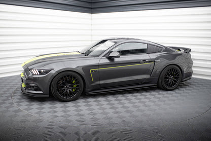 Street Pro Seitenschweller passend für Ford Mustang GT Mk6 roter Kern
