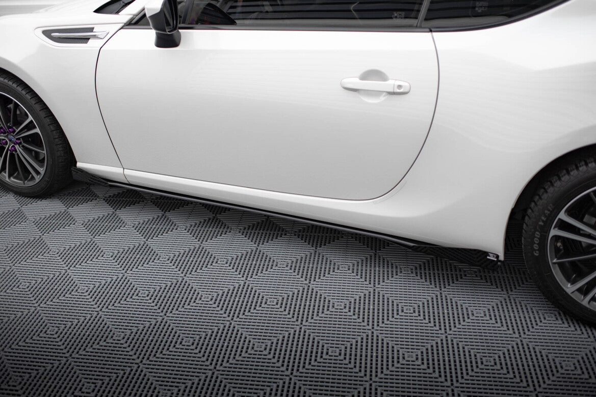Street Pro Seitenschweller passend für Subaru BRZ Mk1 / Mk1 FL schwarz matt + Hochglanz Flaps